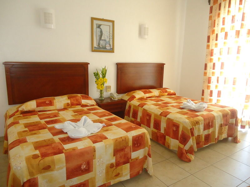 Hotel Caracol Plaza Пуерто-Ескондідо Екстер'єр фото